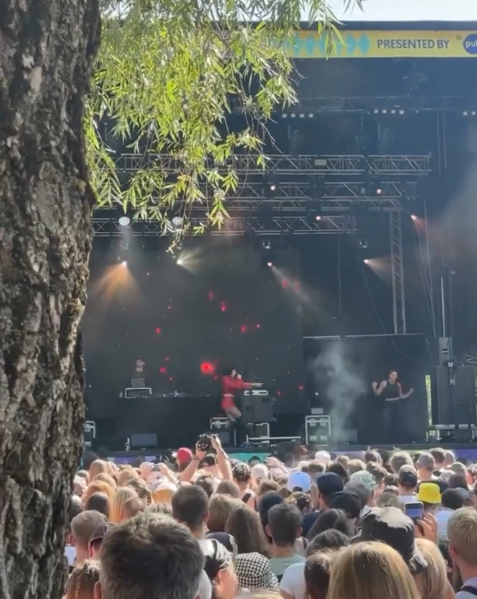 Datei:Festival Stage.png