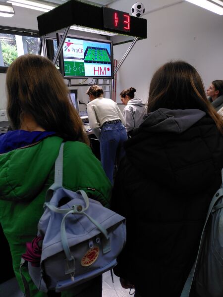 Datei:Small Girls Day Playing 2.jpg