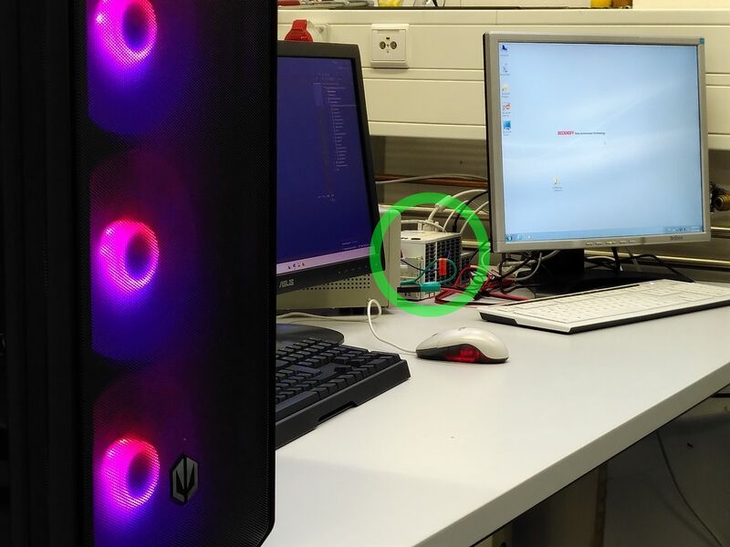 Datei:Small Neue Rechner fliegender Aufbau.jpg