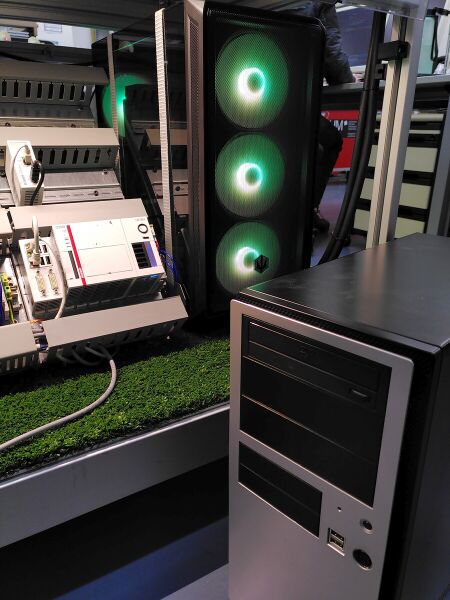 Datei:Small Rechner alt neu.jpg