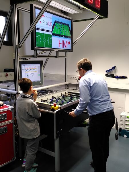 Datei:Small TdoT Player Adult.jpg