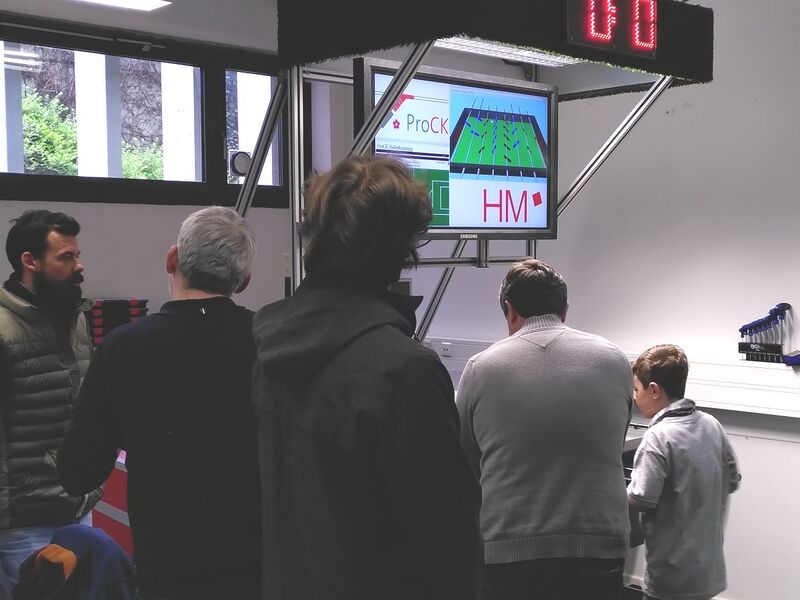 Datei:Small TdoT Player Team.jpg